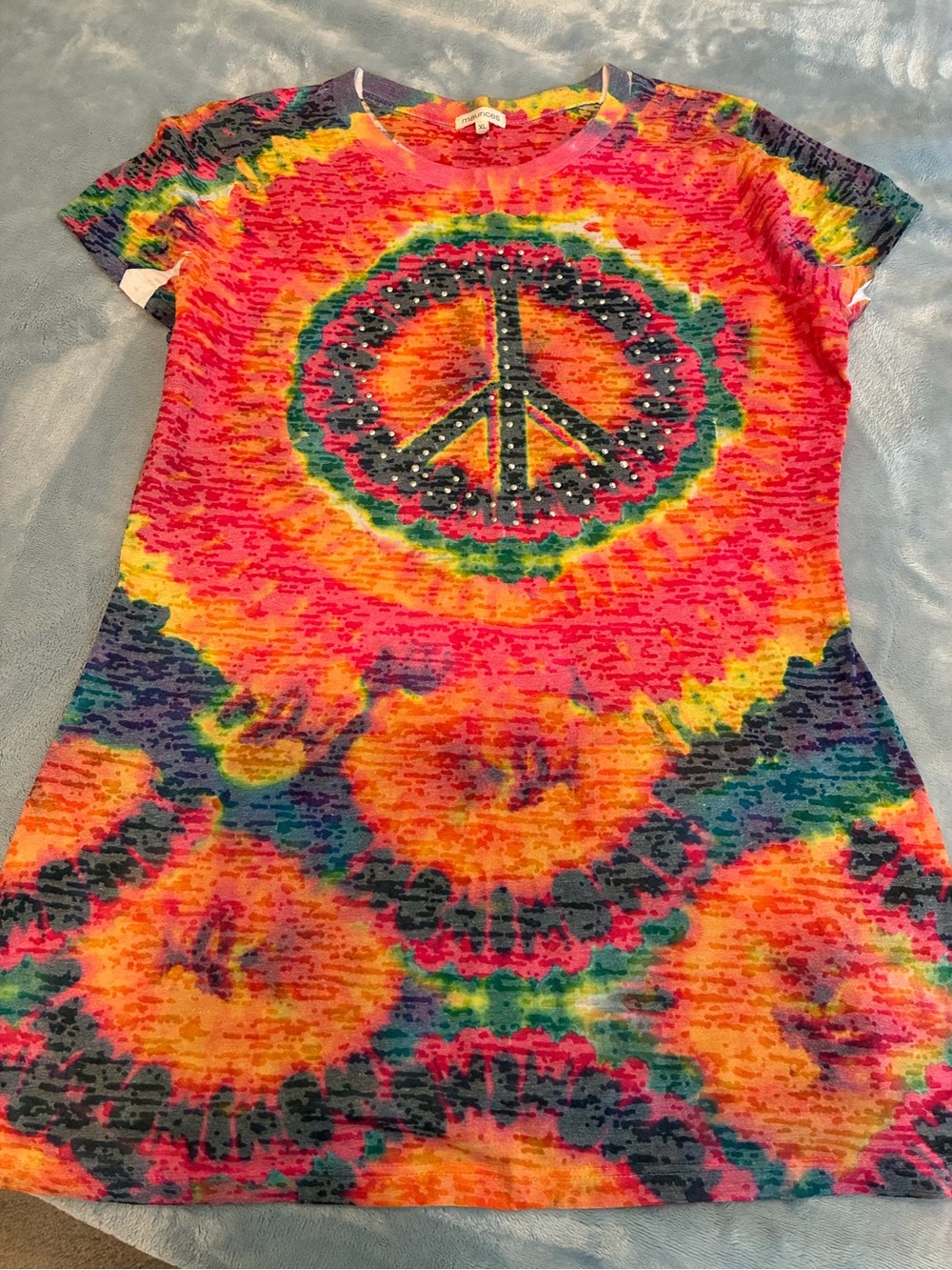 T-shirt bundle of three t-s Tie-Dye Peace Sign Tee - Multicolor and others - Picture 2 of 6